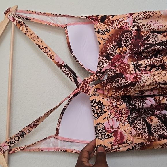 Torrid Swim Floral Tankini Top - Picture 4 of 6